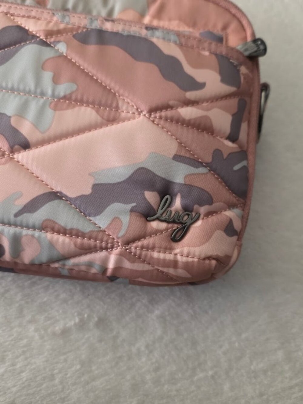Lug CAMO ROSE Roundabout XL Crossbody - Picture 3 of 12